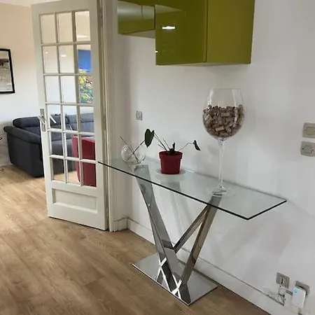 Apartment Beautiful Ideally Located *