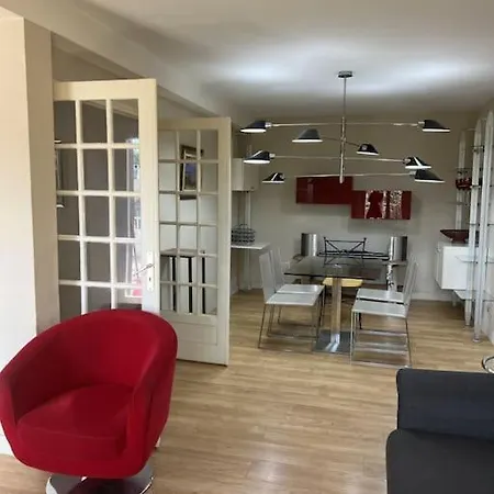Apartment Beautiful Ideally Located